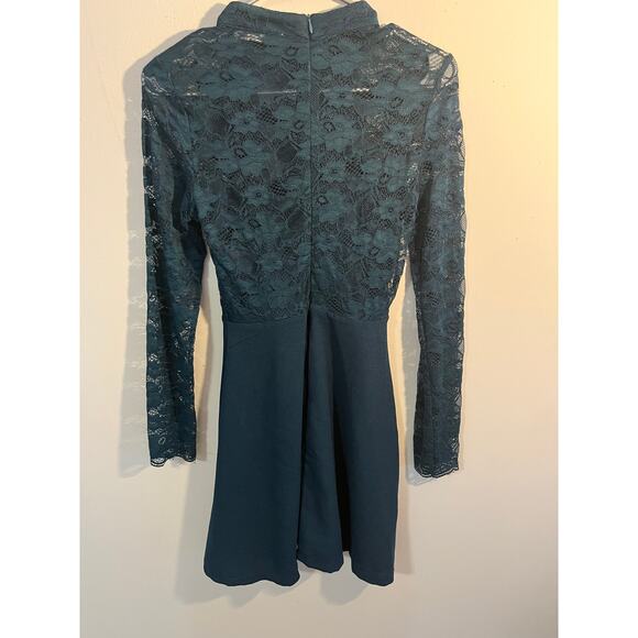 Lace Bodice Fit and Flare Dress Brand Lush women's size S - Picture 3 of 7